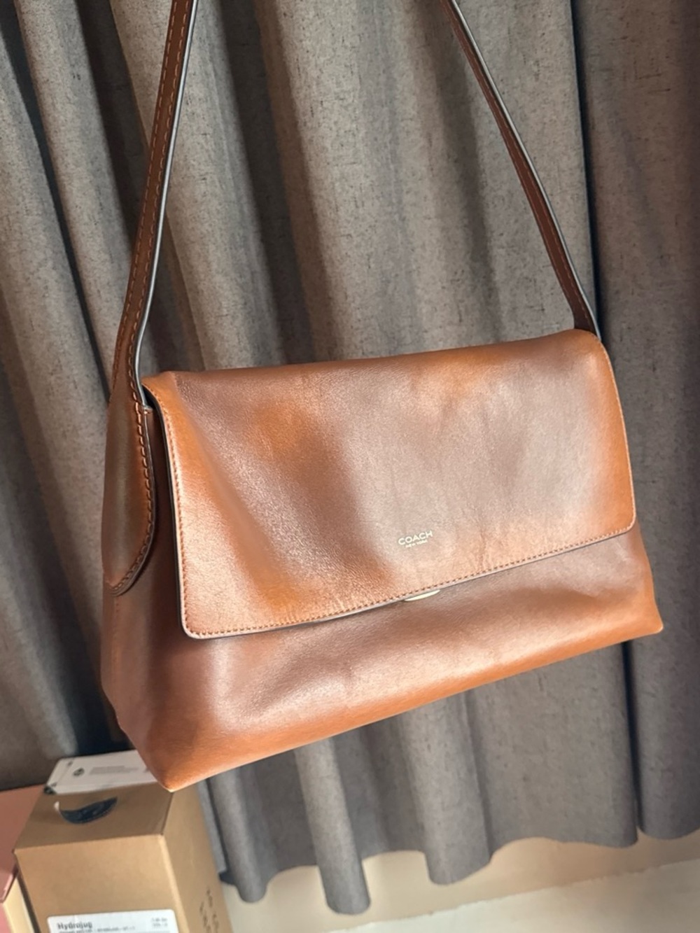 Chelsea Shoulder Bag 30
In Loved Leather